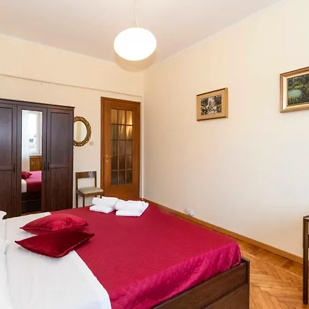 Tesoriera Comfy In Turin