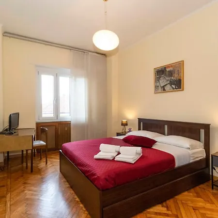 Tesoriera Comfy In Turin