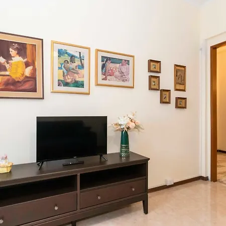 Apartment Tesoriera Comfy In Turin