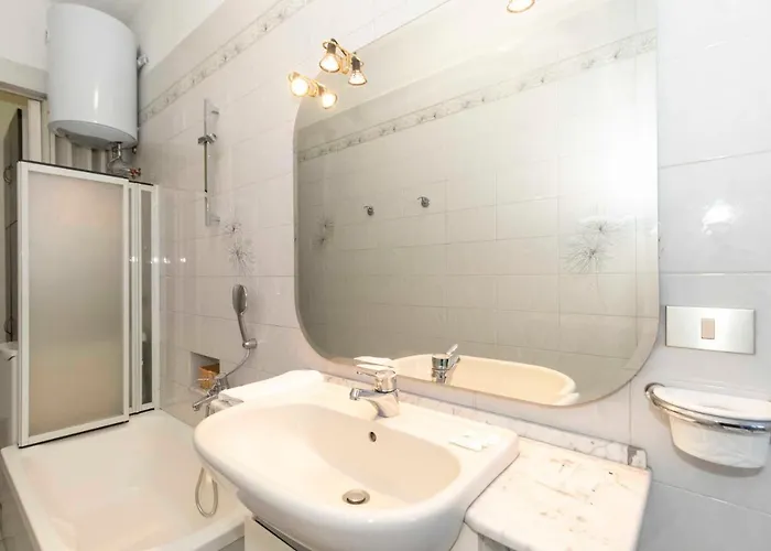 Tesoriera Comfy In 토리노