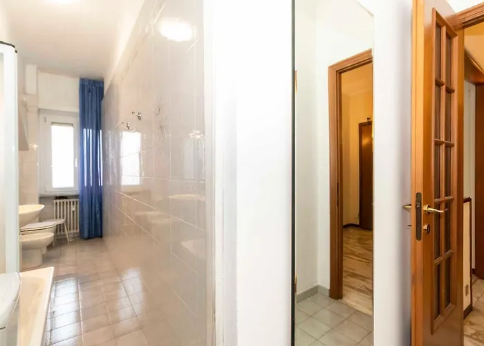 Tesoriera Comfy In 아파트